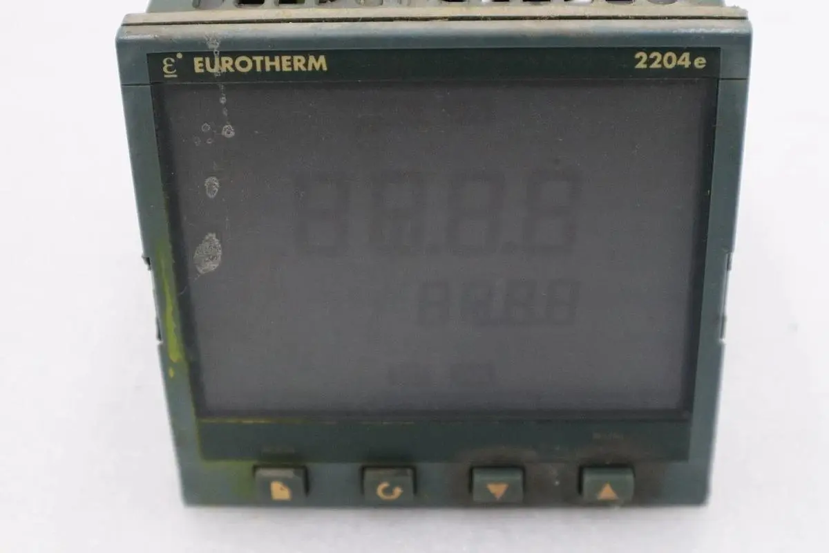 EUROTHERM 2204E TEMPERATURE CONTROLLER 2204E/VC/VH/RU/RW/XX/XX... STOCK K-396-D