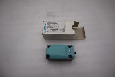 SIEMENS 3SE5112-0CA00 Switch (FIVE AVAILABLE) NEW IN BOX STOCK H247A