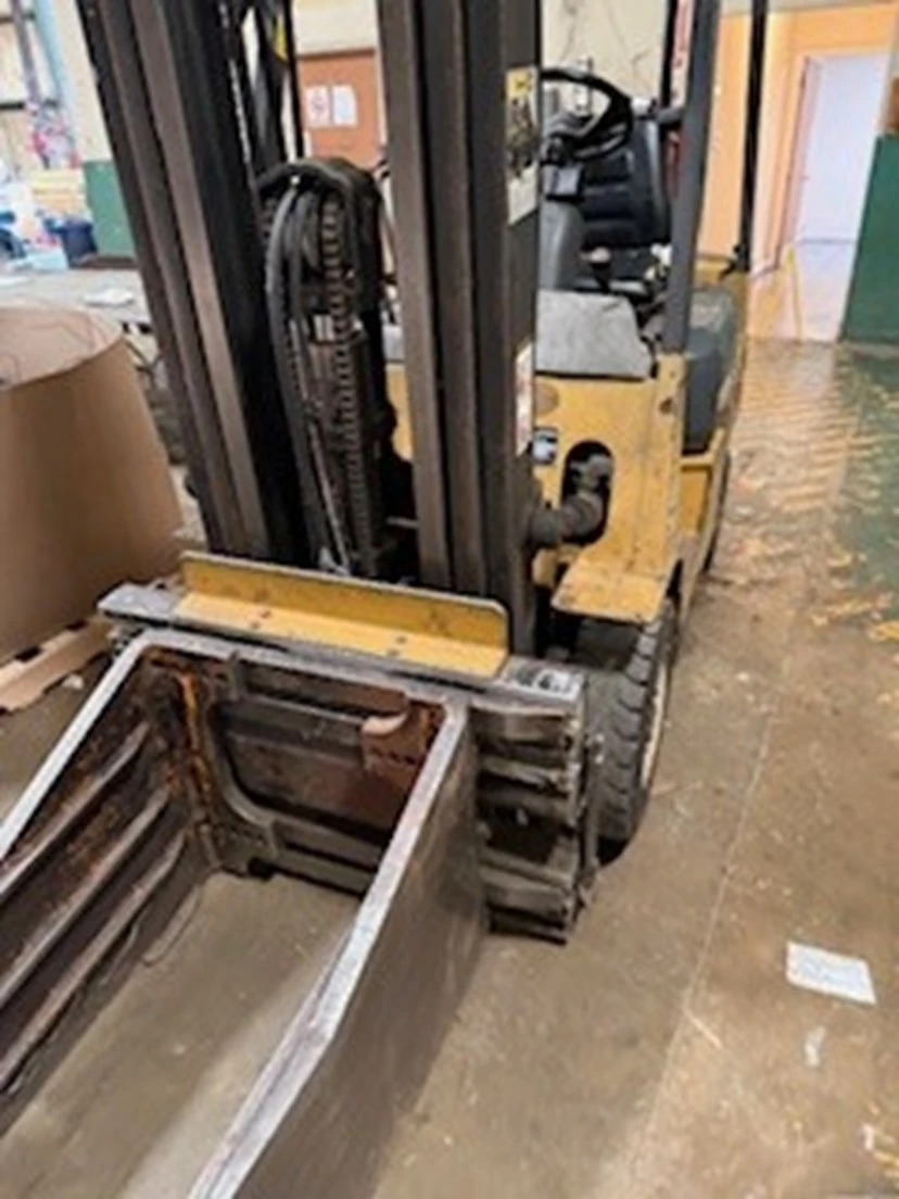 USED 1997 CATERPILLAR GP18