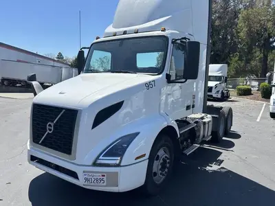 Used 2022 VOLVO VNR64T300 Conventional trucks California US | Ben Kaplan Equipment #1284794
