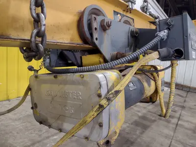 3 TON X 17’ F&G / LOAD LIFTER UNDER-SLUNG POWERED CRANE: STOCK #22971