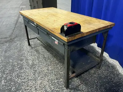 Used STRONG HOLD _UNKNOWN_ Work Benches Ohio US | HGR 24 #1357227