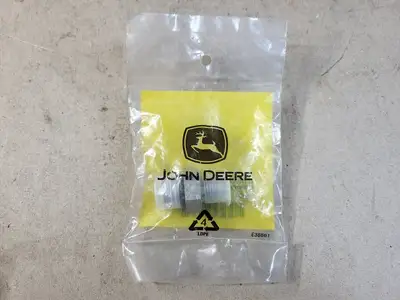 NEW JOHN DEERE A852133