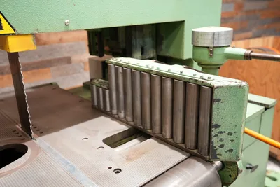 Stenner VHJ 105 – 42″ Vertical Resaw