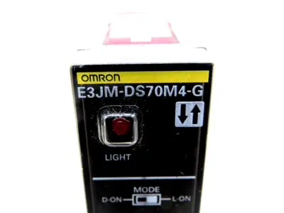 NEW OMRON E3JM-DS70M4-G PHOTOELECTRIC SWITCH E3JMDS70M4G