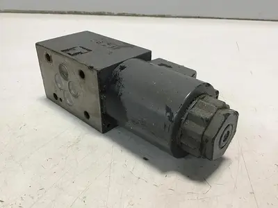 USED VICKERS DG4V-3-2A-M-U7-H-7-52