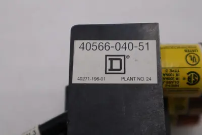 SQUARE D 40566-040-51 FUSE BLOCK WITH FUSES STOCK H1730