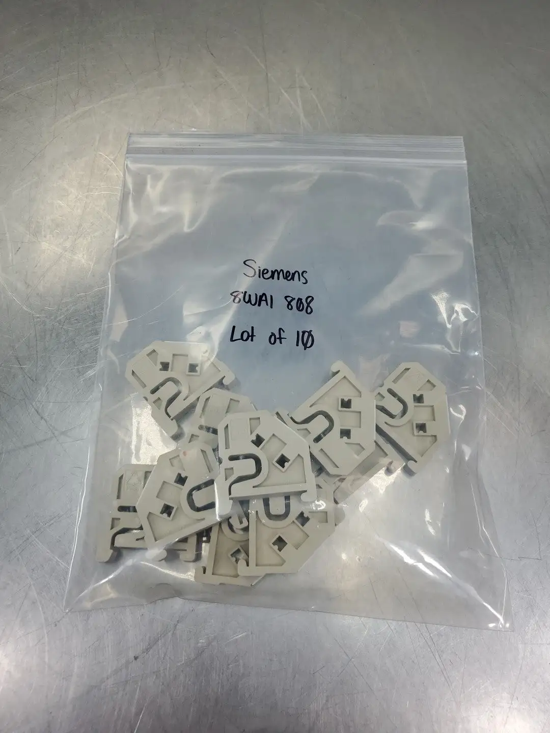 Siemens 8WA1 808 Terminal Block End, Lot of 10. 4A-41