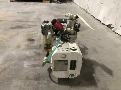 TRIVAC D10E Vacuum Pump 10M3/HR (44gpm)2×10-3 mbar (2.9PSI) 140041