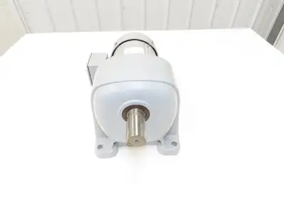 Nissei G3L32N200-UTB04 GTR Inline Gearmotor 200:1 Ratio 8.5rpm 1/2Hp 230/460V