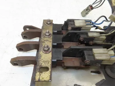 Hyster 3-Lever Hydraulic Spool Valve Forklift Mast Control E60XM2-33