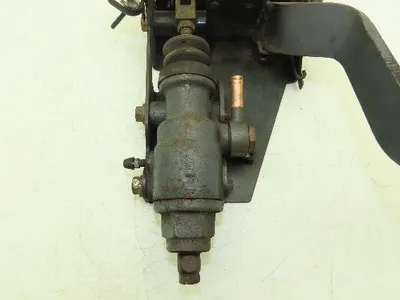 Toyota 5FBE15 Hydraulic Brake Pedal Assembly Master Cylinder