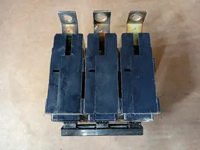 Used CUTLER-HAMMER BAB3090H Switchgears British Columbia CA | Lenmark #1438362