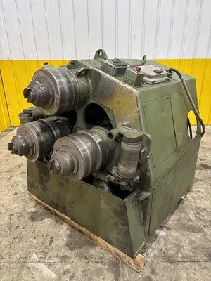 USED ROUNDO ....................... R-4YEAR NEW: ................... 1980