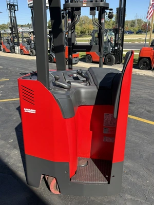 Used 2017 RAYMOND 425-C40TT Misc Forklifts Wisconsin US | Forklifttrader.com #1538011