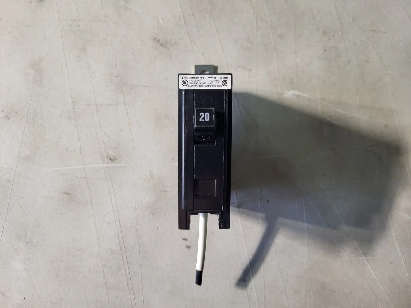 NEW CUTLER-HAMMER BA120