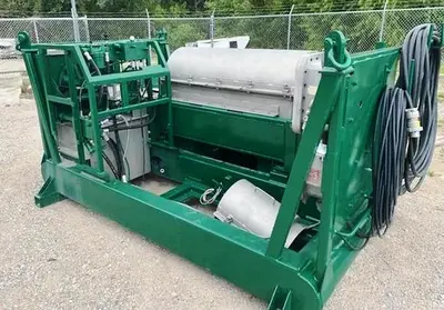 Derrick DE-1000 FHD oilfield decanter centrifuge, 316SS.