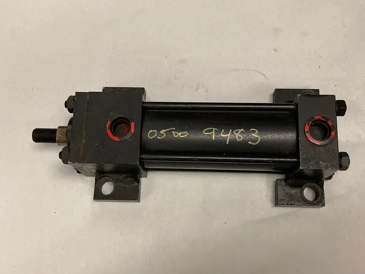 Used HYDRO LINE LR5A-1.5X3-N-0.63-2-N-N-N-1-1 Hydraulic Cylinders Ohio US | Surplus Asset Holdings #1246177