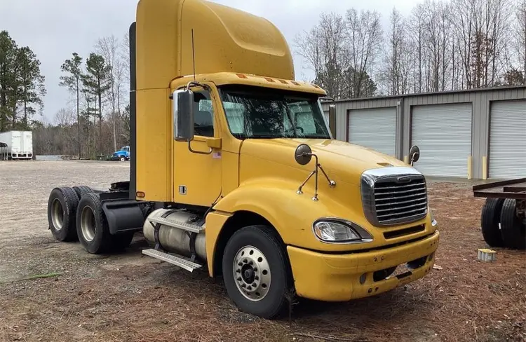 Used 2015 FREIGHTLINER FLD12064ST Misc Trucks Illinois US | Mitsubishi HC Capital America #163935