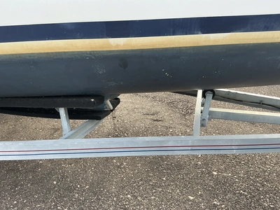 USED 1998 HUNTER TBD