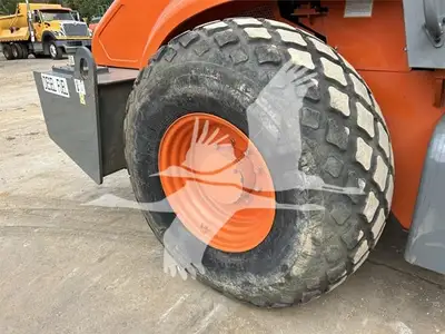 USED 2019 XCMG CV122PD