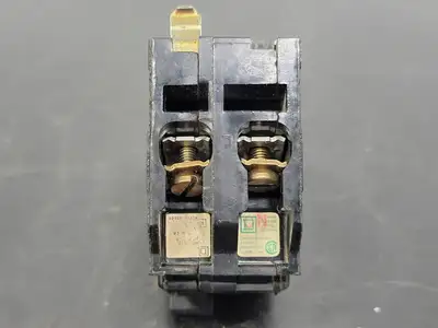 USED SQUARE D QO220