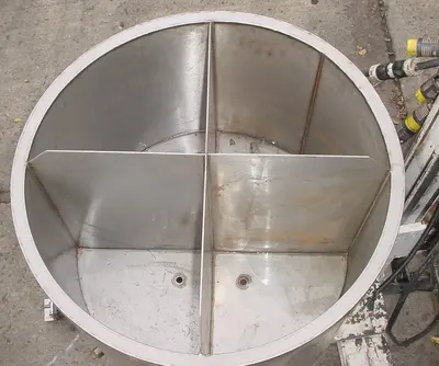 USED FOUR COMPARTMENT TANK 40 GALLON
