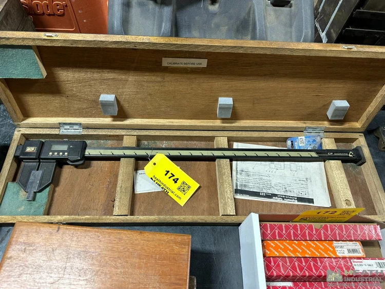 Used _UNKNOWN_ MITUTOYO NO. 552-125 24Â€ DIGITAL DIGIMATIC CARBON FIBER CALIPER Digital Calipers Illinois US | Heath Industrial Auction Services #1549750