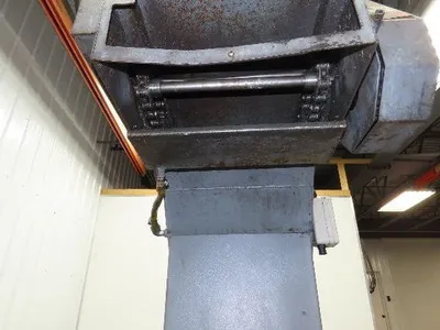 Shin Myung Magnetic Chip Conveyor with Drag Chain Scraper 14"x51" Infeed 220V