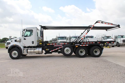 New | in-Stock 2027 WESTERN STAR 47X Hooklifts & Roll-Offs Texas US | Roll Off Truck World #1492010