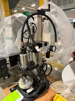 Kinex Bench-Top Capping Machine | Levy Recovery Group (2)