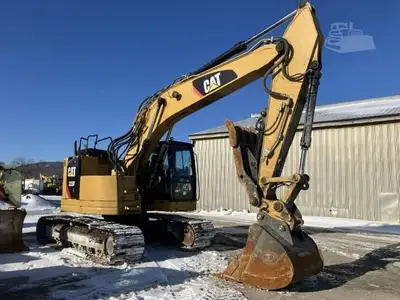 Used 2017 CATERPILLAR 325FLCR Crawler Excavators New York US | Beck Equipment #1509283