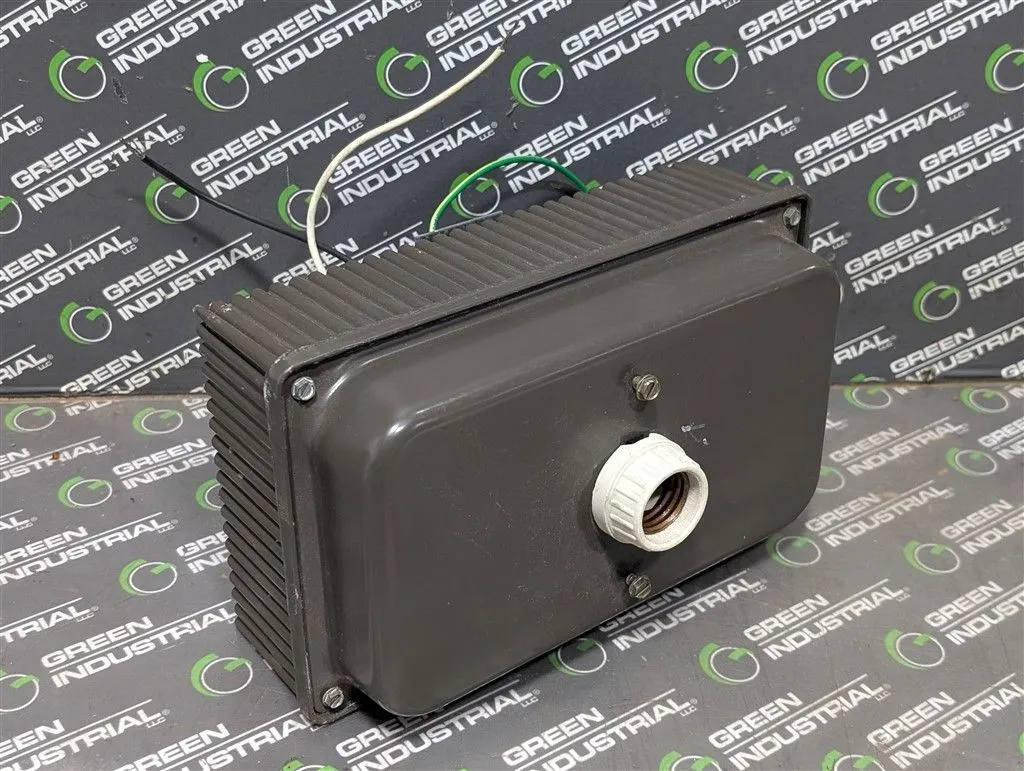 General Electric SBI15S1HDB Sodium Vapor Lighting Fixture 150W 120V Used
