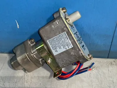 Used BARKSDALE C96123 Pressure Switches Ohio US | HGR 24 #1474832