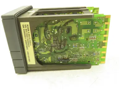 Honeywell UDC3000 Digital Temperature Controller DC300K-E-0A0-20-0000-0
