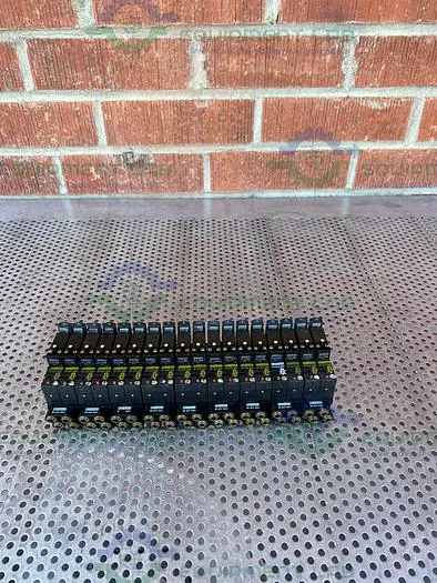 Used CROUZET 81513100 PNEUMATIC CONTROL VALVE W/ CROUZET 81517201 SUB BASE Electronics & Components | Equipment Lab #486248