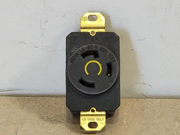 New | in-Stock PASS & SEYMOUR L530-R Cable & Wire British Columbia CA | Lenmark #249727