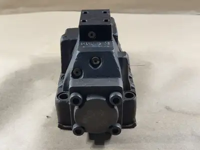 USED VICKERS DG3S-8-9A-10
