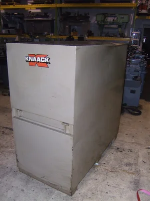 Knaack 2 Door Locking Tool Cabinet