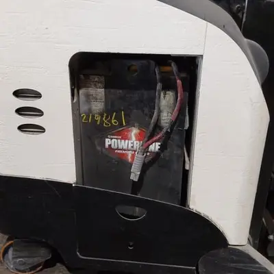 USED 2018 CROWN RR5725-45