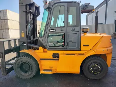 USED 2018 HYUNDAI 70D-9