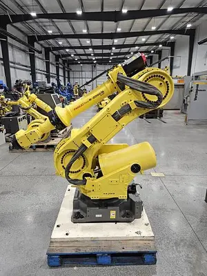 USED 2010 FANUC R-2000IB/210F