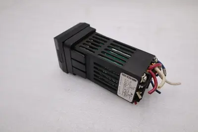 Watlow 965 Series 965A-3CD0-0000 Temperature Controller STOCK H1440A