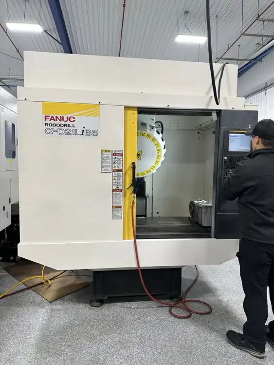 Used 2018 FANUC ROBODRILL A-D21LIB5 Drilling & Tapping Centers Illinois US | Revelation Machinery #402620