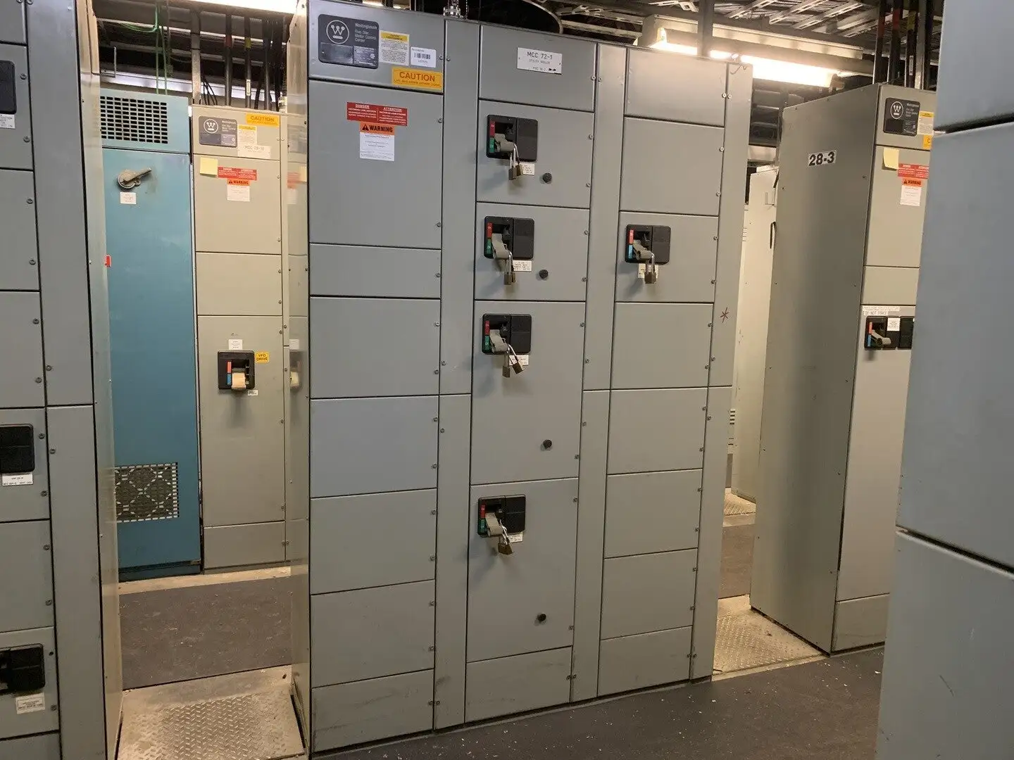 Five Star Double-Sided Motor Control Center (MCC), 600V Max., 1000A, 11 Buckets