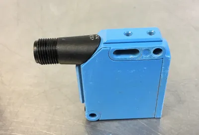 SICK WL12G-302431 PHOTOELECTRIC SENSOR, 1041457, 10-30VDC. 5E-5/5