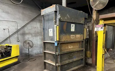 60" X 48" X 30" GENERAL HYDRAULICS DOUBLE DOOR VERTICAL HYDRAULIC BALER: STOCK #23657