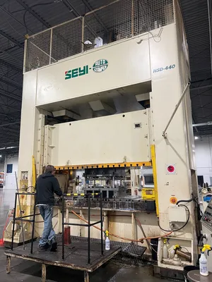 1995 SEYI HSD-H-440-3 Straight Side Double Crank Press | Universal Press & Machinery (UPM) (2)