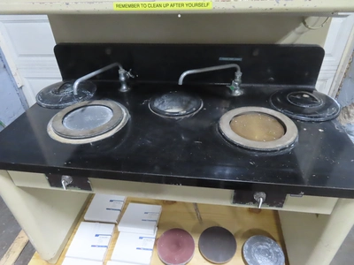 Buehler Polishing Table, 2 disc,