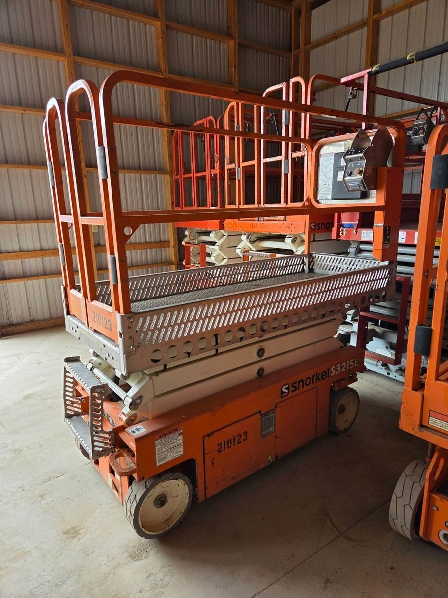 USED 2018 Snorkel S3215L